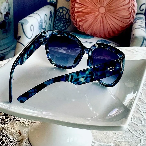 OSCAR de la RENTA STUNNING SUNGLASSES - Picture 2 of 5
